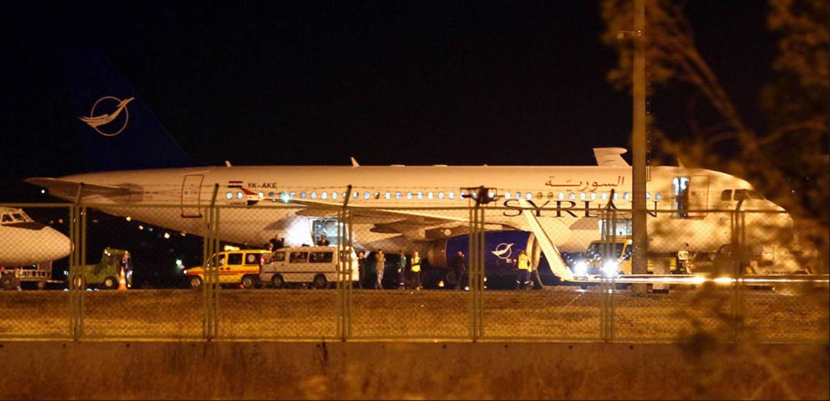 Aereo di linea siriano costretto ad atterrare all'aeroporto di Ankara